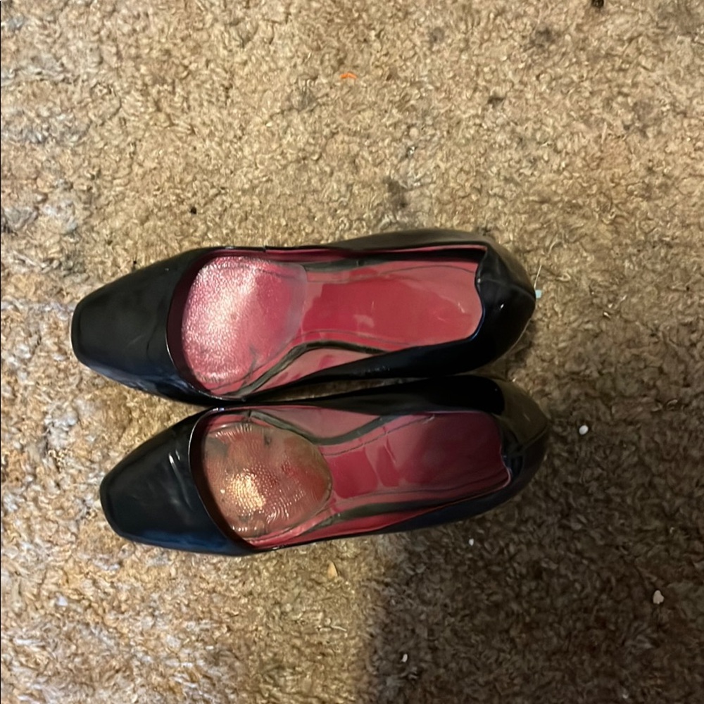 Vero Cuoio Black Heels with Pink Insole